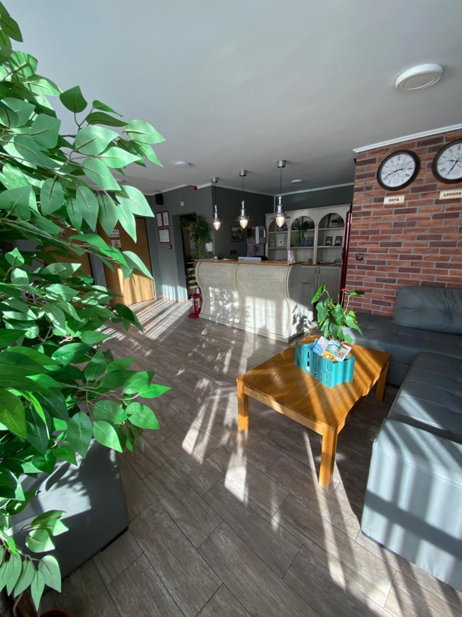City Hotel Veliko Tarnovo Eksteriør billede